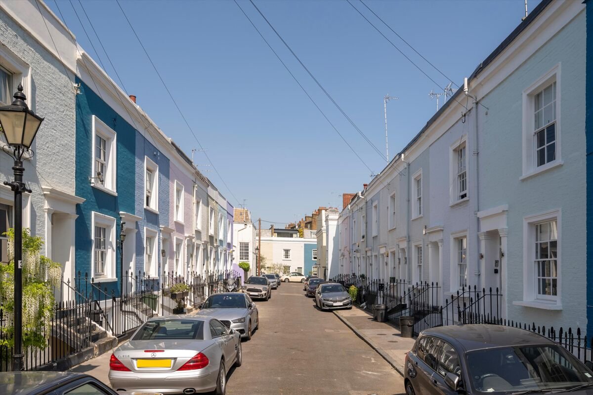 3 bedroom mews house in Billing Street