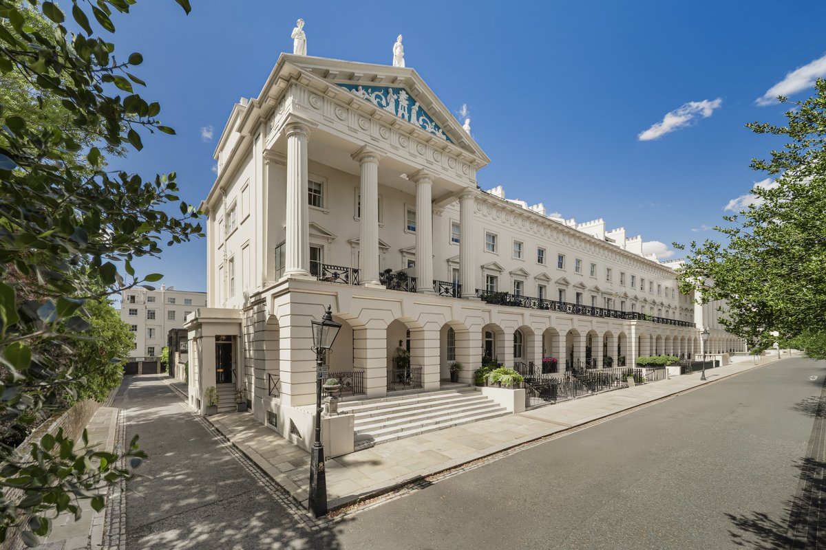 6 bedroom house in London • Leasehold