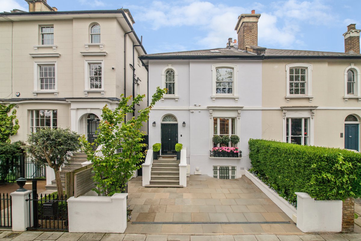 4 bedroom house in London • Freehold