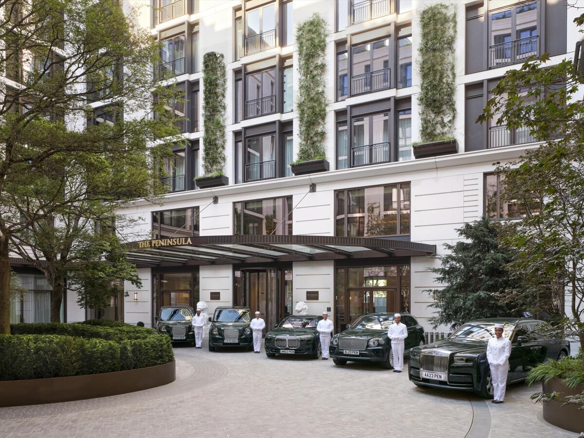 2 bedroom flat in The Peninsula Residences