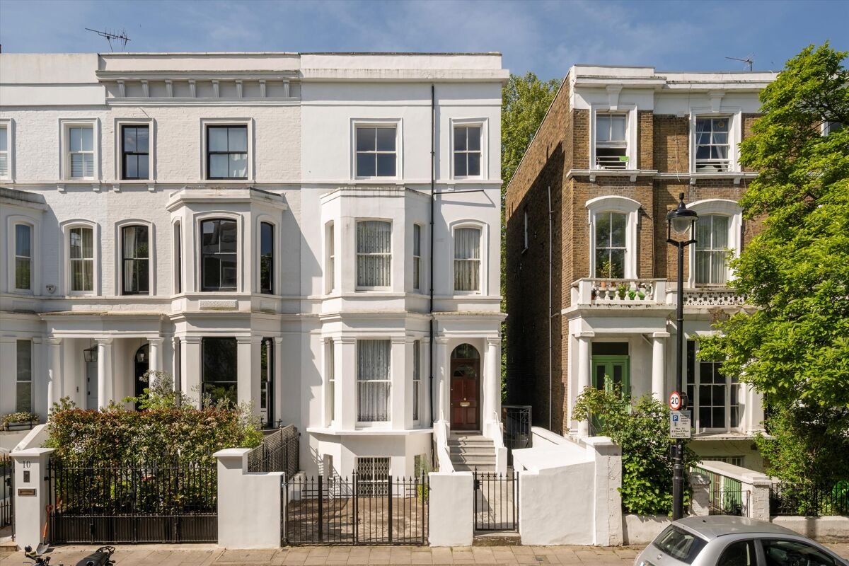6 bedroom house in Leamington Road Villas