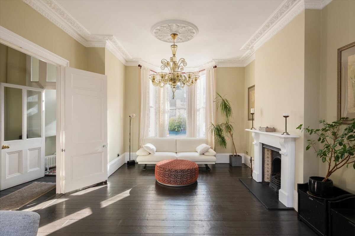 5 bedroom house in Grittleton Road