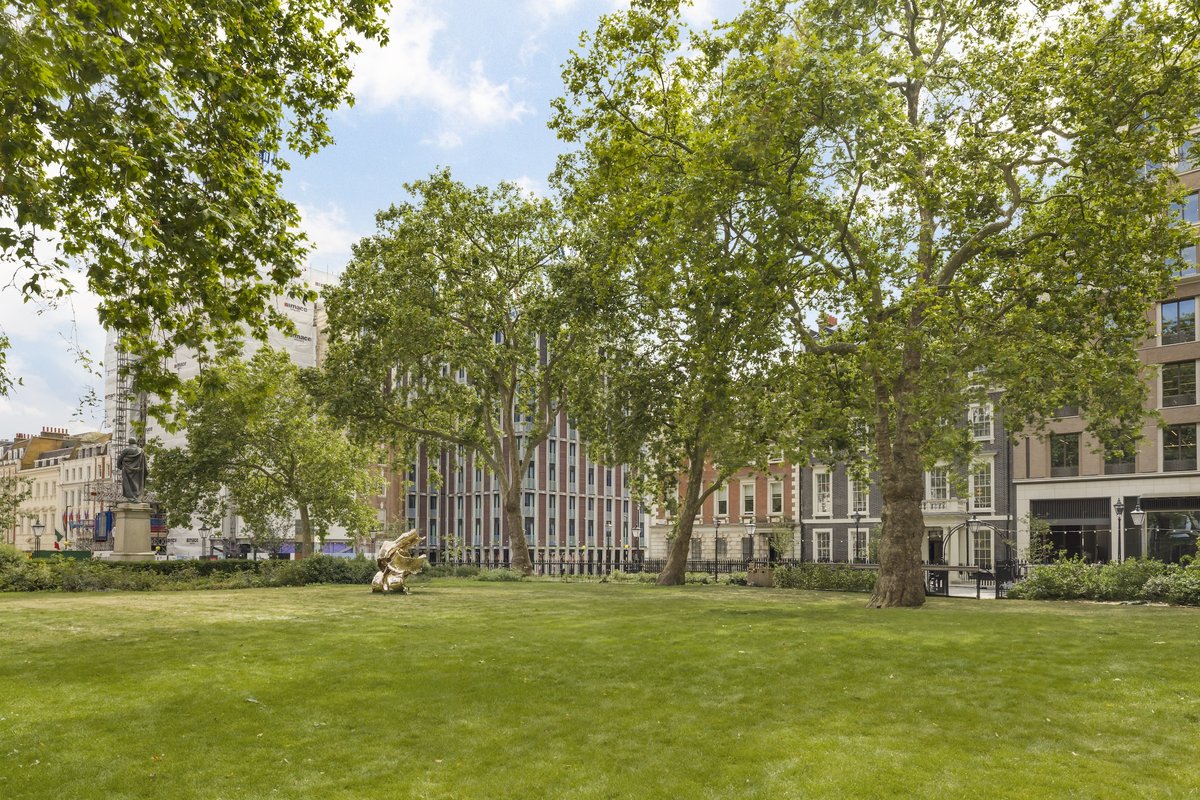 Beautifully finished seventh floor apartment in the heart of Mayfair