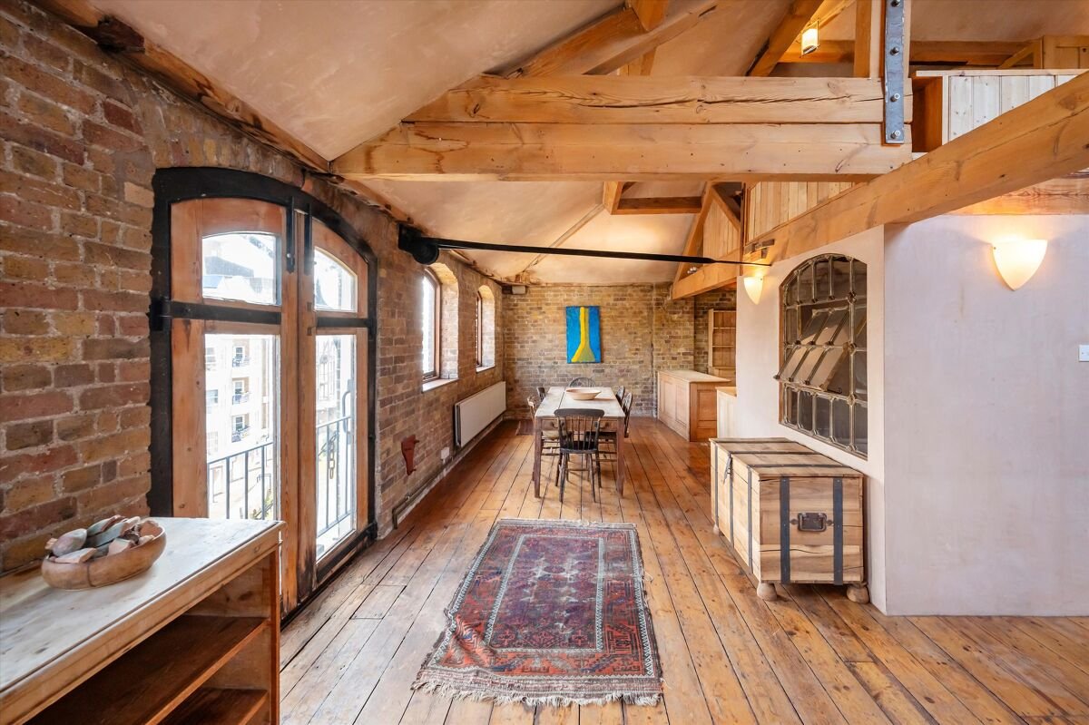2 bedroom flat in Limehouse Wharf