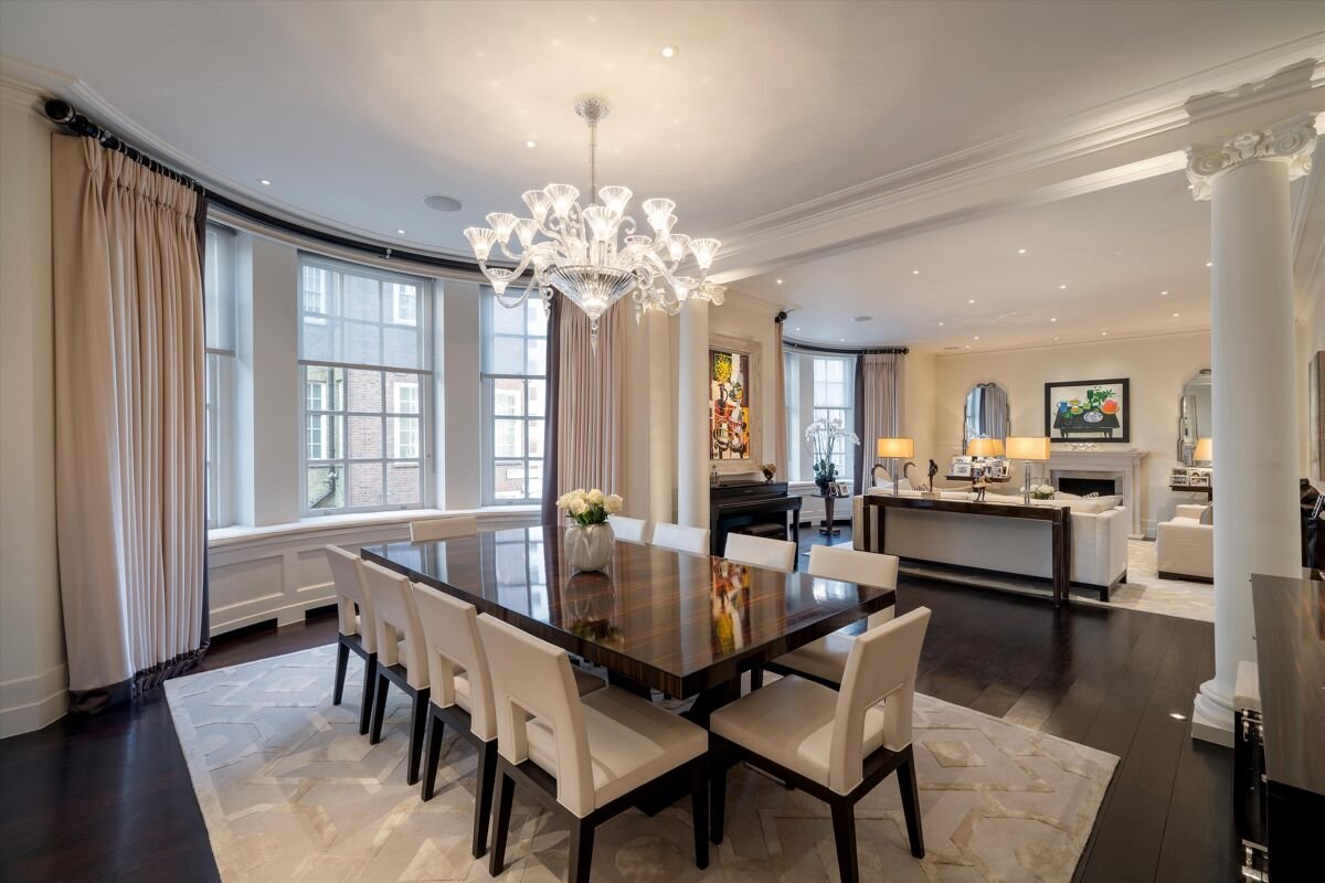 3 bedroom flat in Park Street
