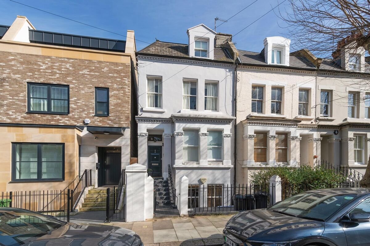 2 bedroom duplex in Barclay Road