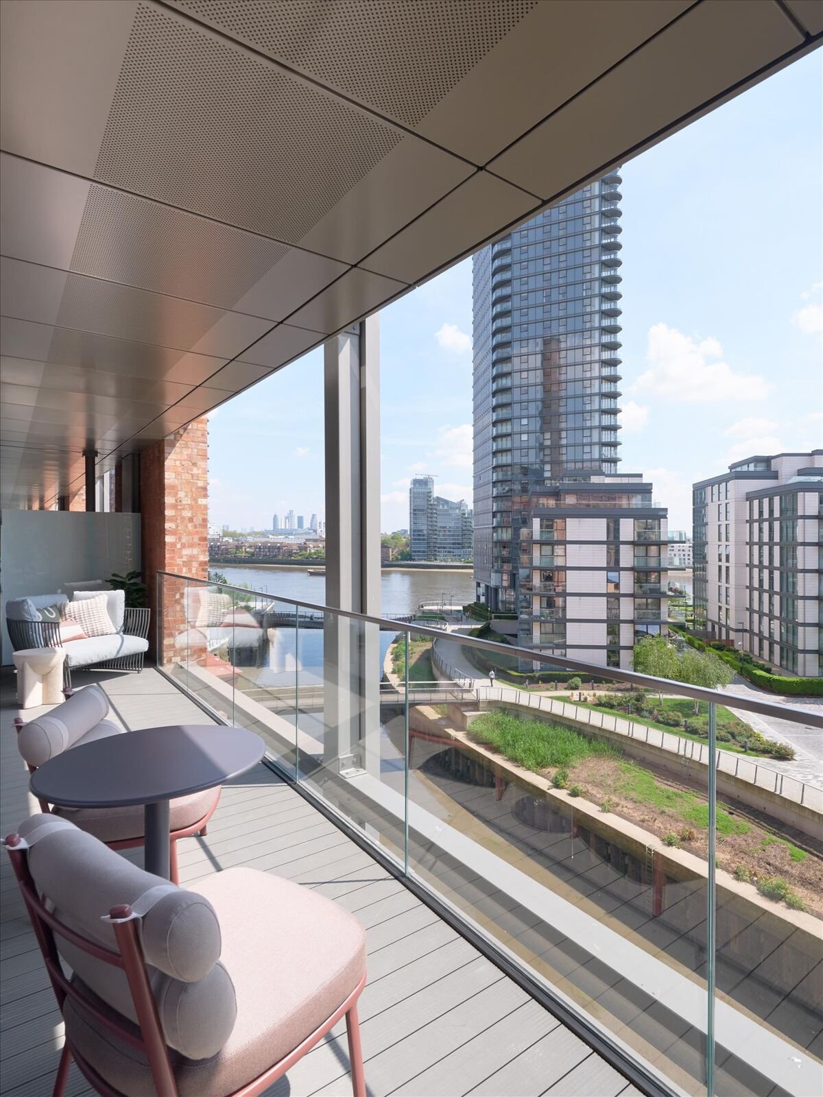 3 bedroom flat in Power House