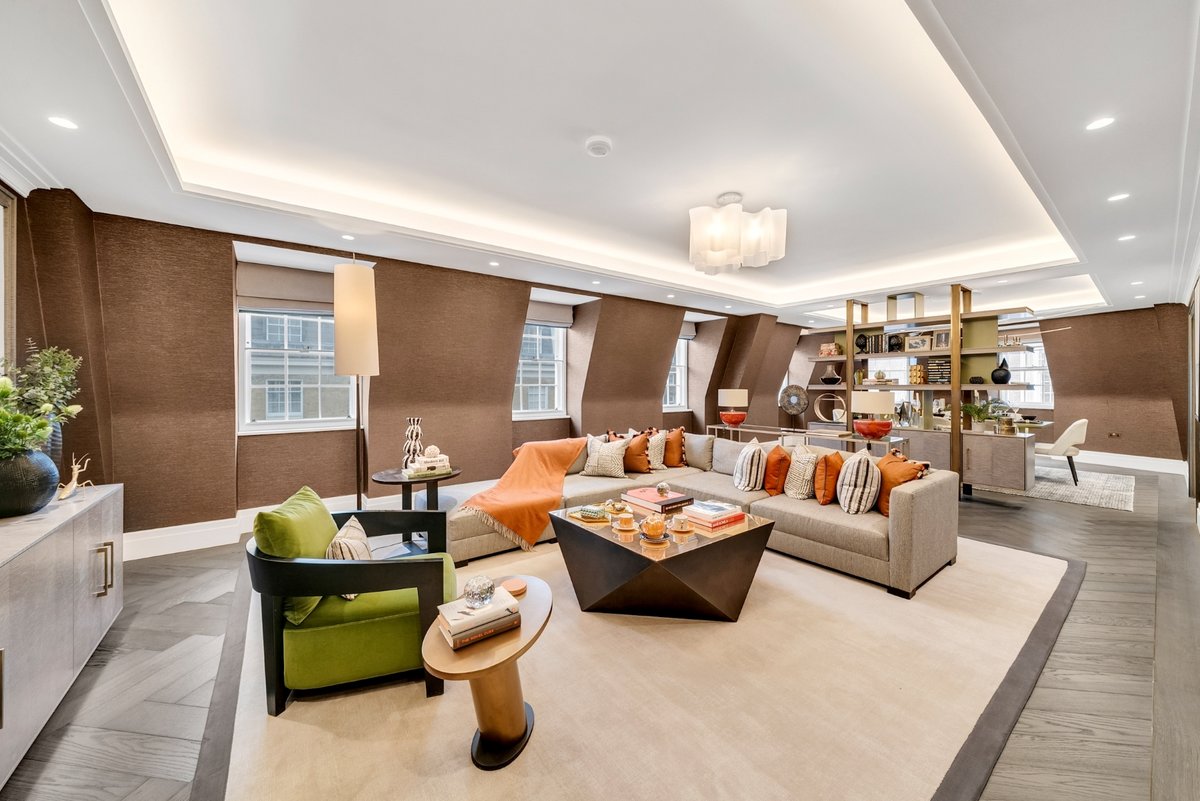 3 bedroom flat in London • Leasehold