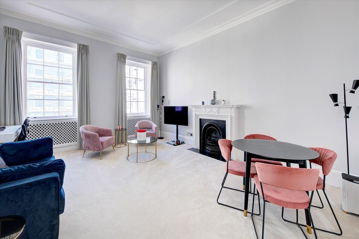1 bedroom flat in Eaton Place