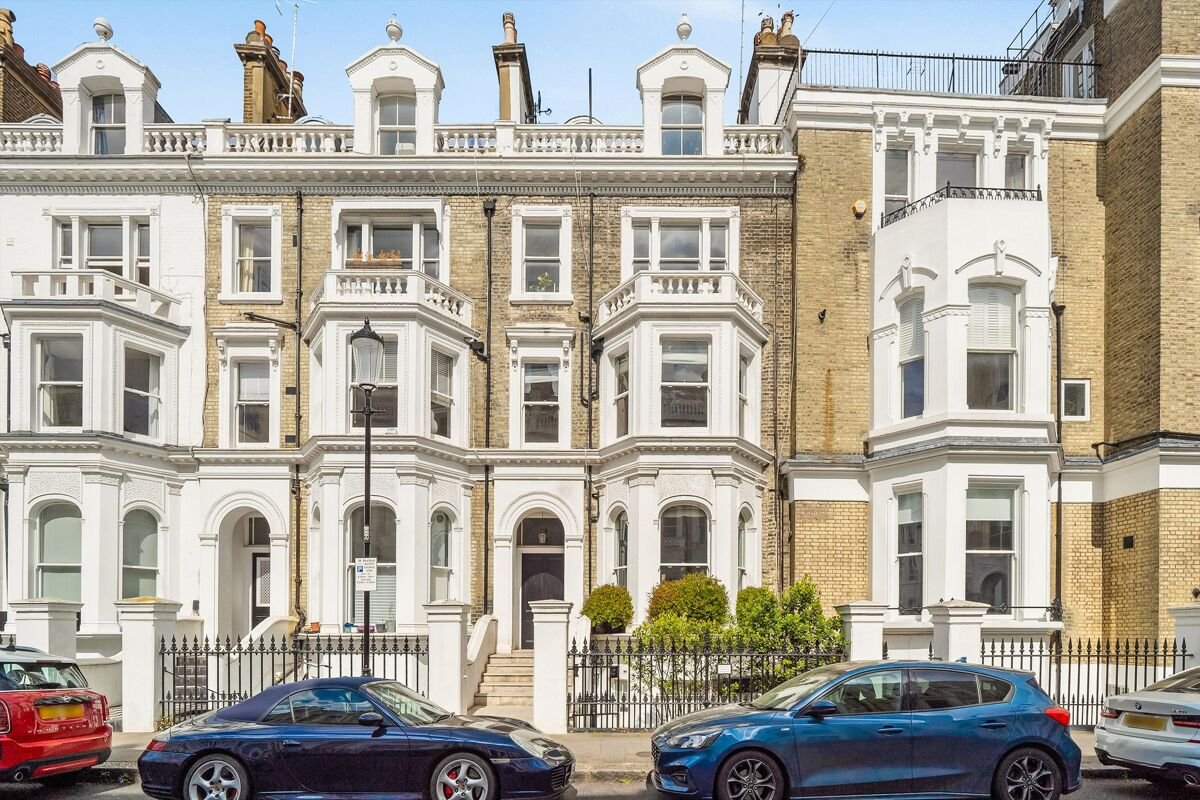 2 bedroom maisonette in Coleherne Road