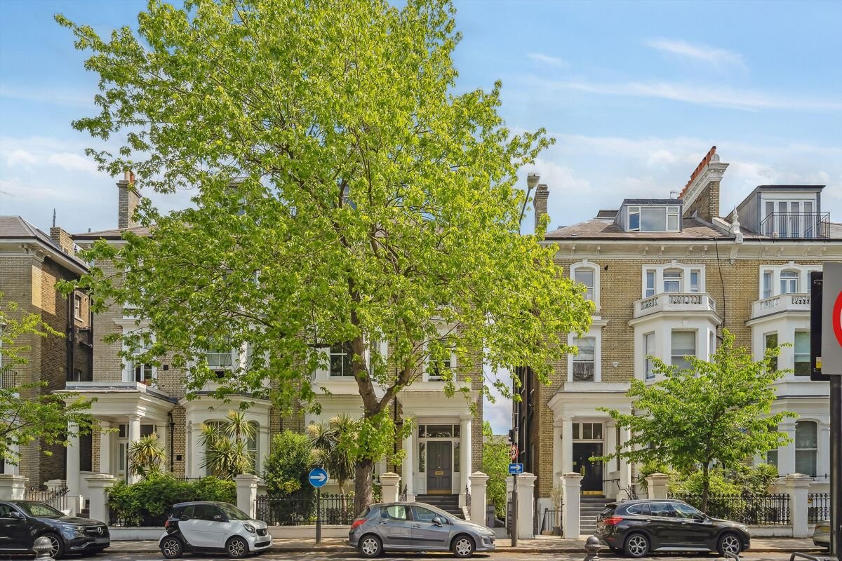 3 bedroom maisonette in Redcliffe Gardens