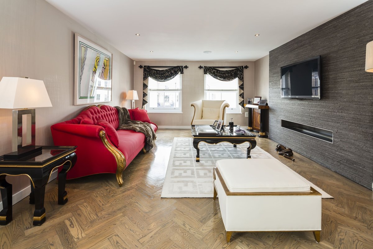 3 bedroom house in London • Freehold