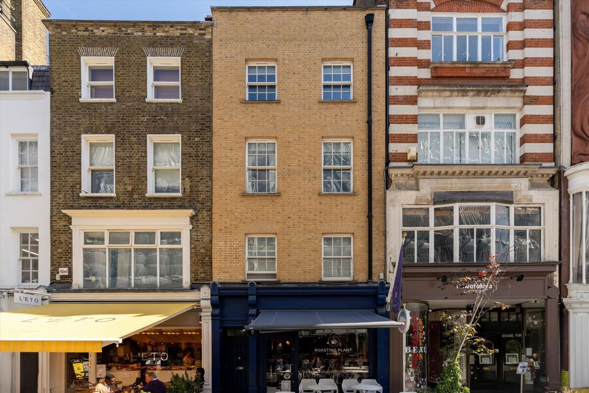 3 bedroom flat in South Molton Street