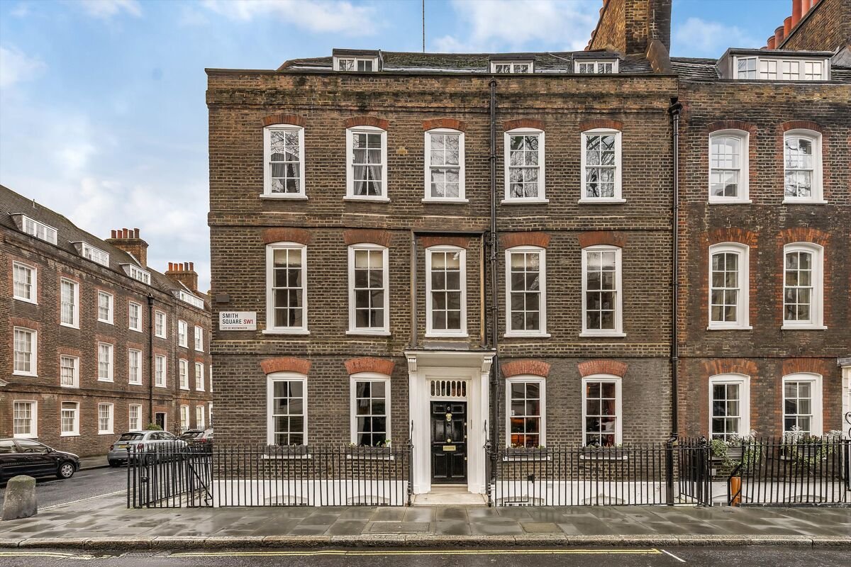 5 bedroom house in Smith Square
