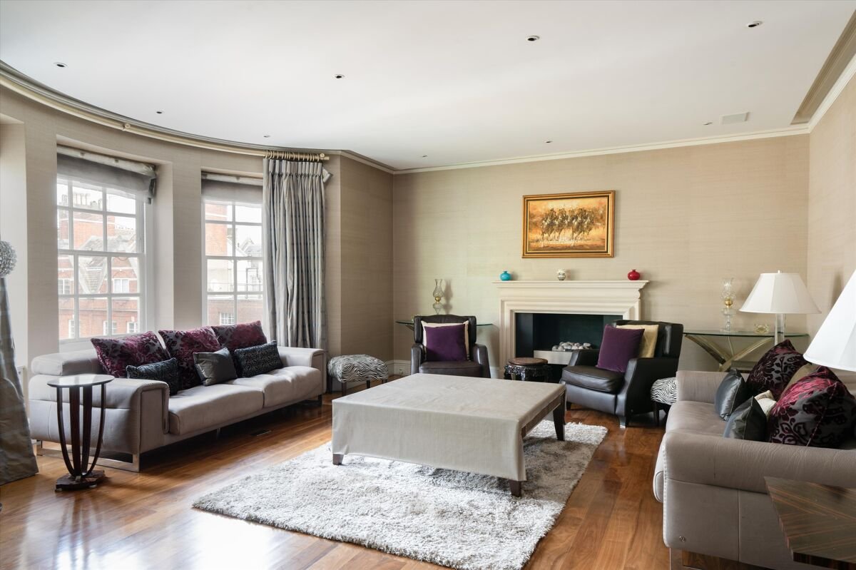 4 bedroom flat in Park Street