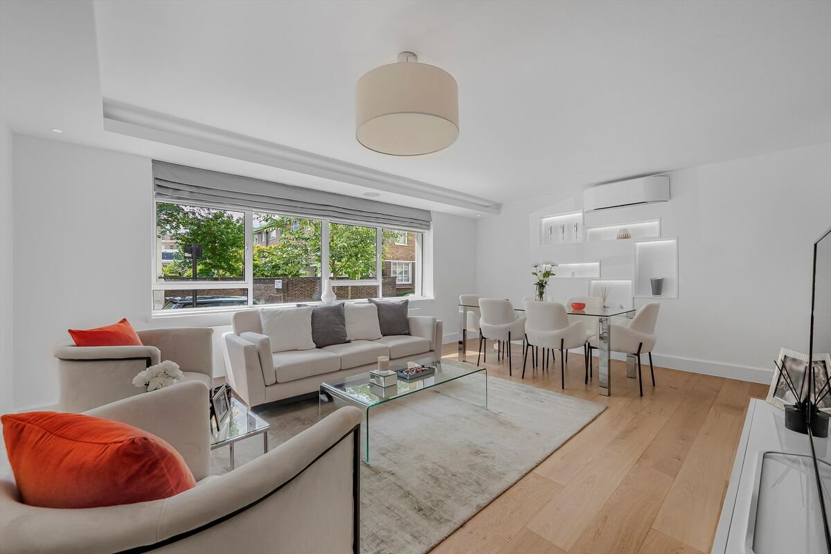 3 bedroom flat in Clifton Place