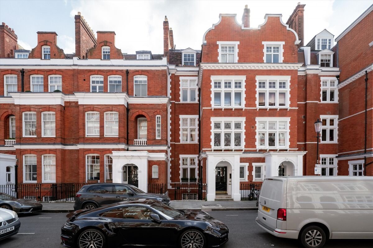 3 bedroom flat in Evelyn Gardens