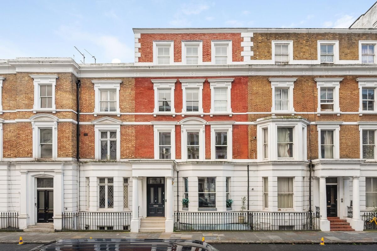 5 bedroom house in Hogarth Road