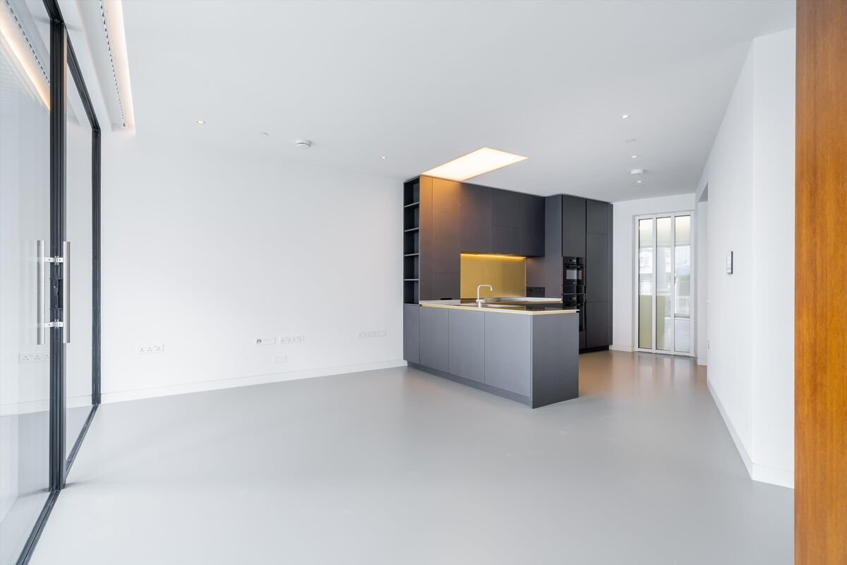 2 bedroom flat in Lewis Cubitt Square