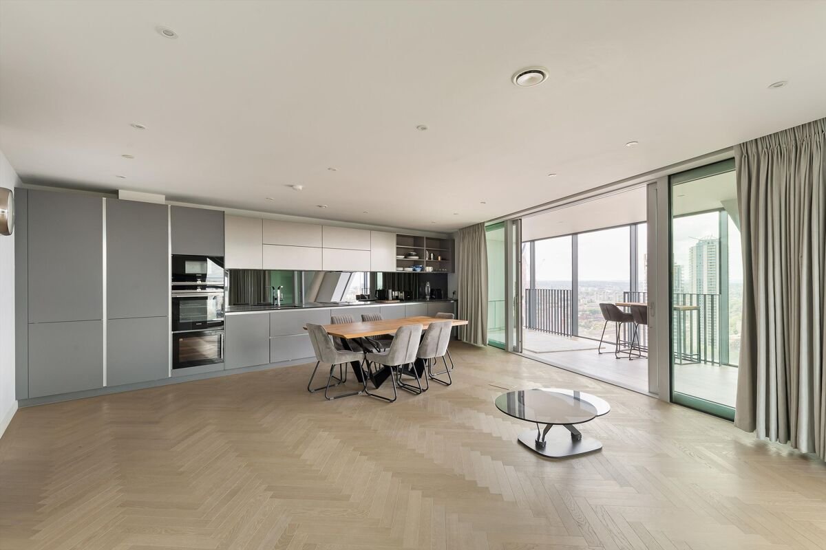 3 bedroom flat in 251 Southwark Bridge Road