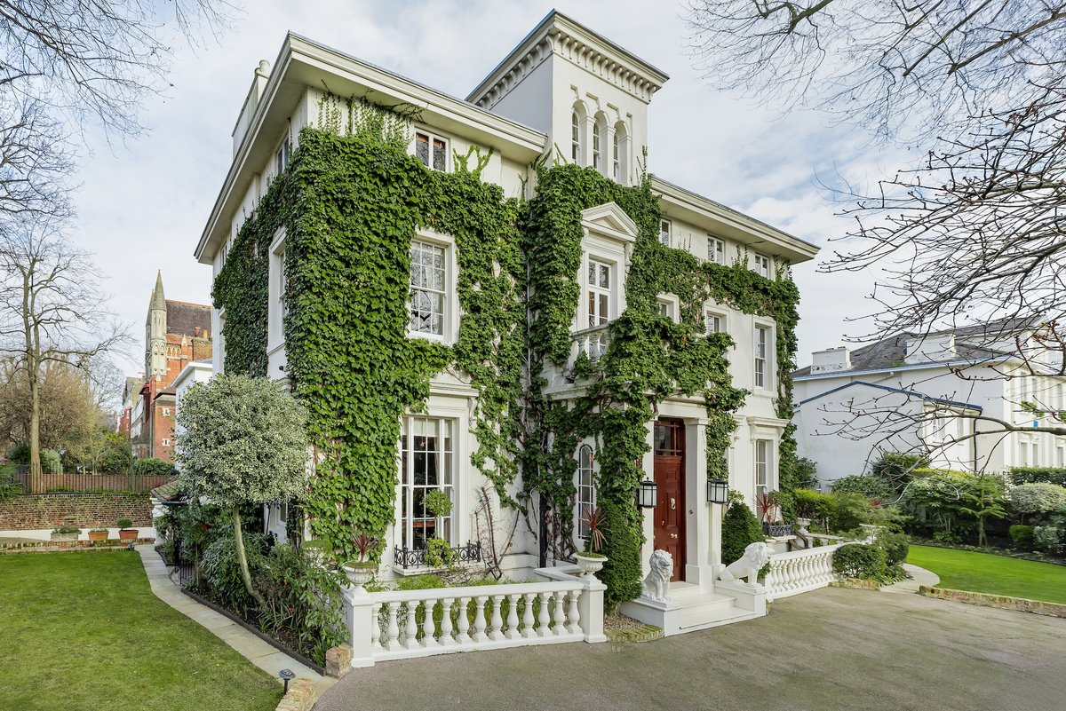 8 bedroom flat in London • Freehold