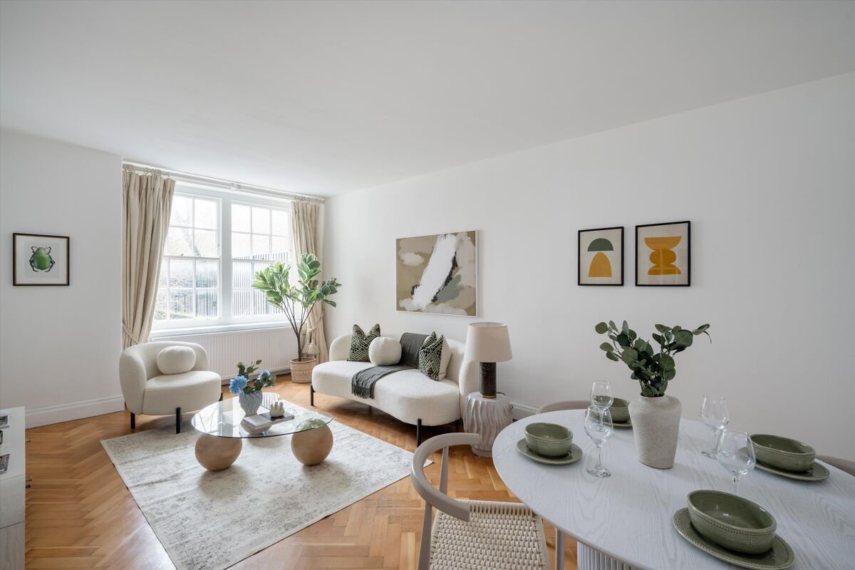 2 bedroom flat in Kensington Park Road