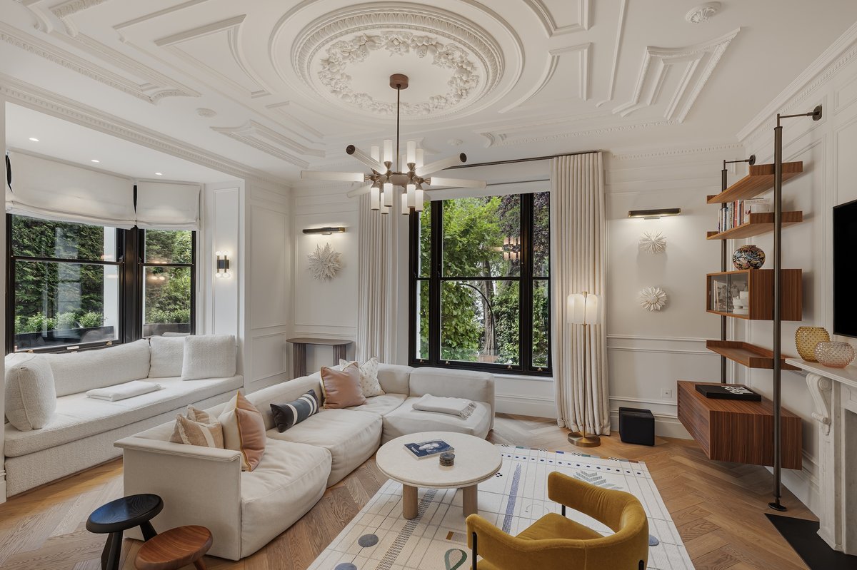 2 bedroom flat in London • Leasehold