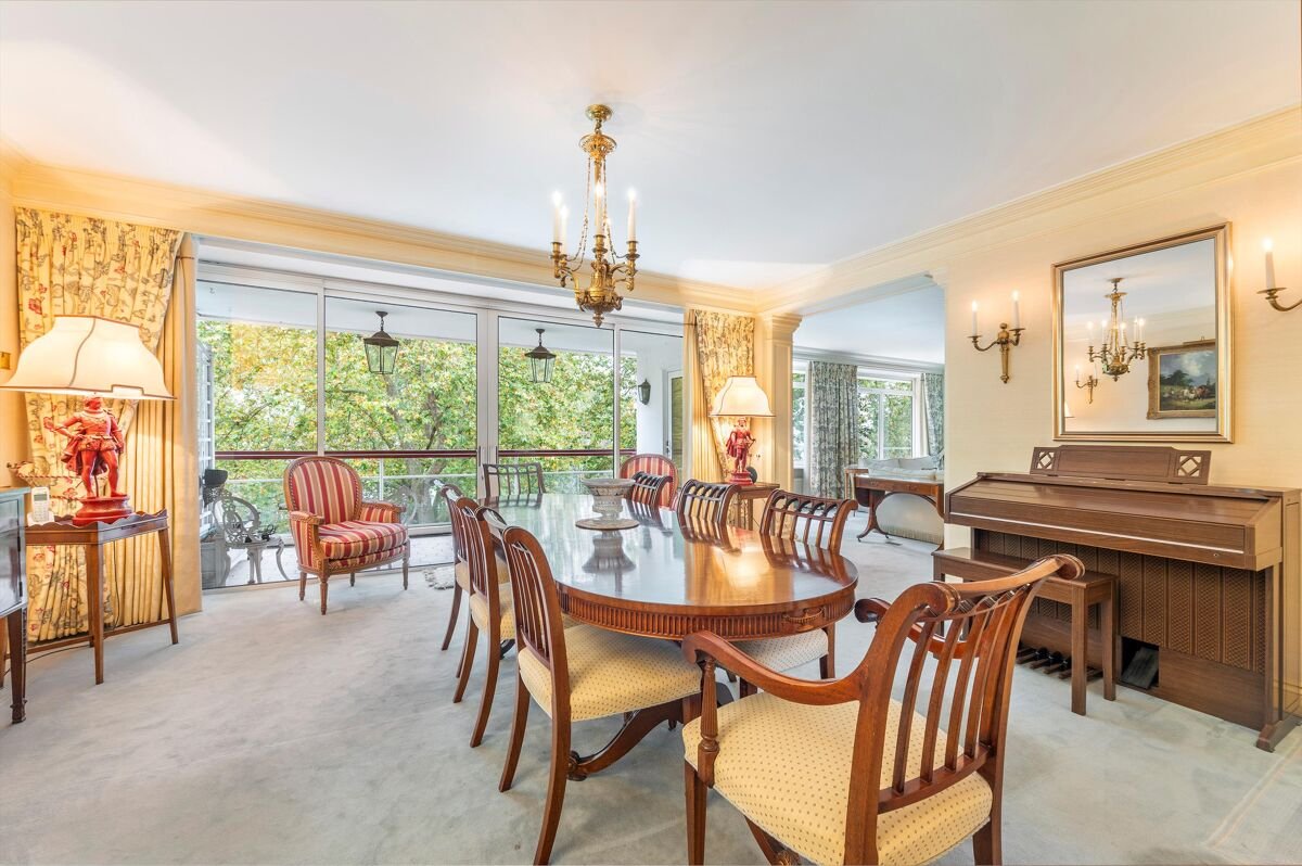 3 bedroom flat in Gloucester Square