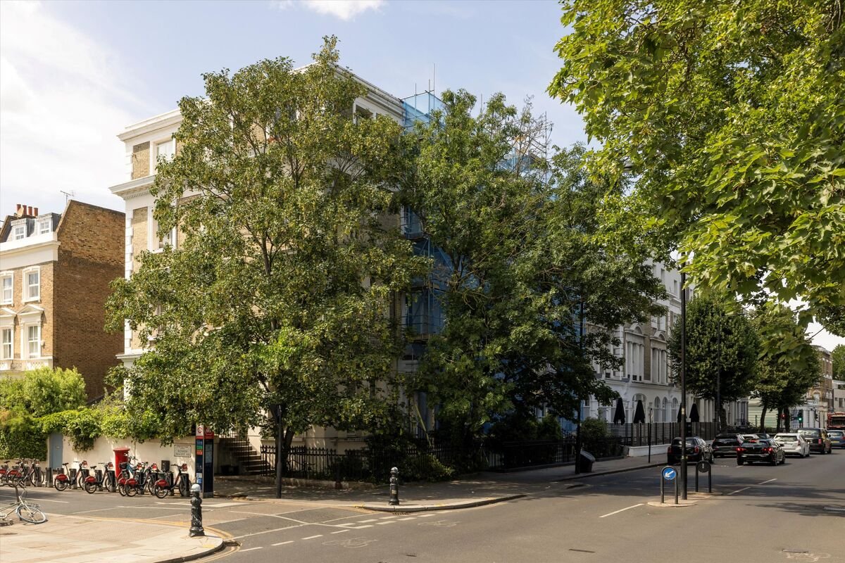 3 bedroom flat in Ladbroke Grove