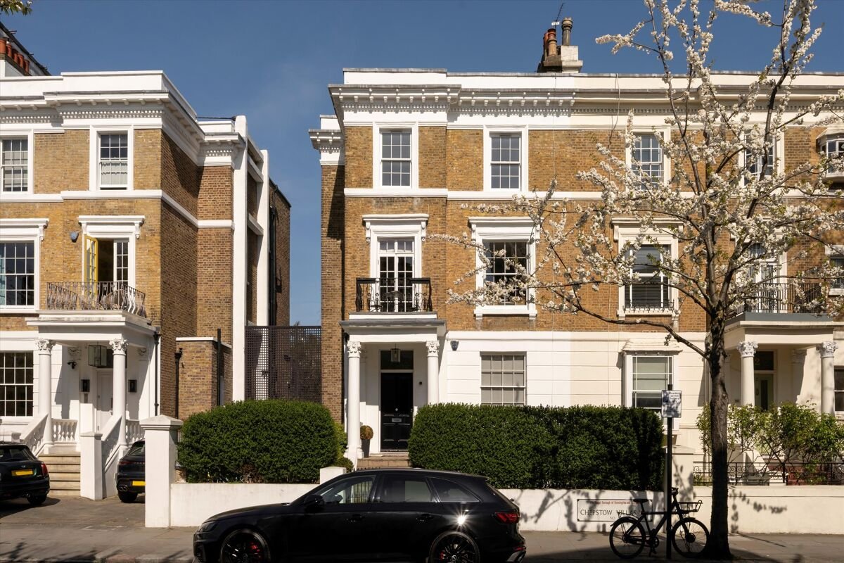 2 bedroom flat in Chepstow Villas