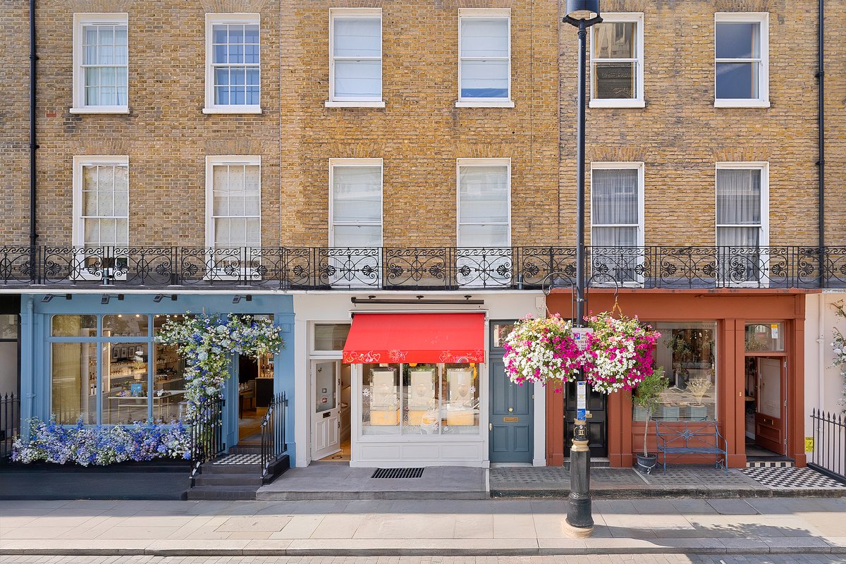 2 bedroom house in London • Freehold
