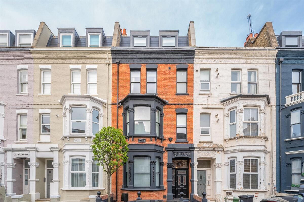 4 bedroom house in Waldemar Avenue