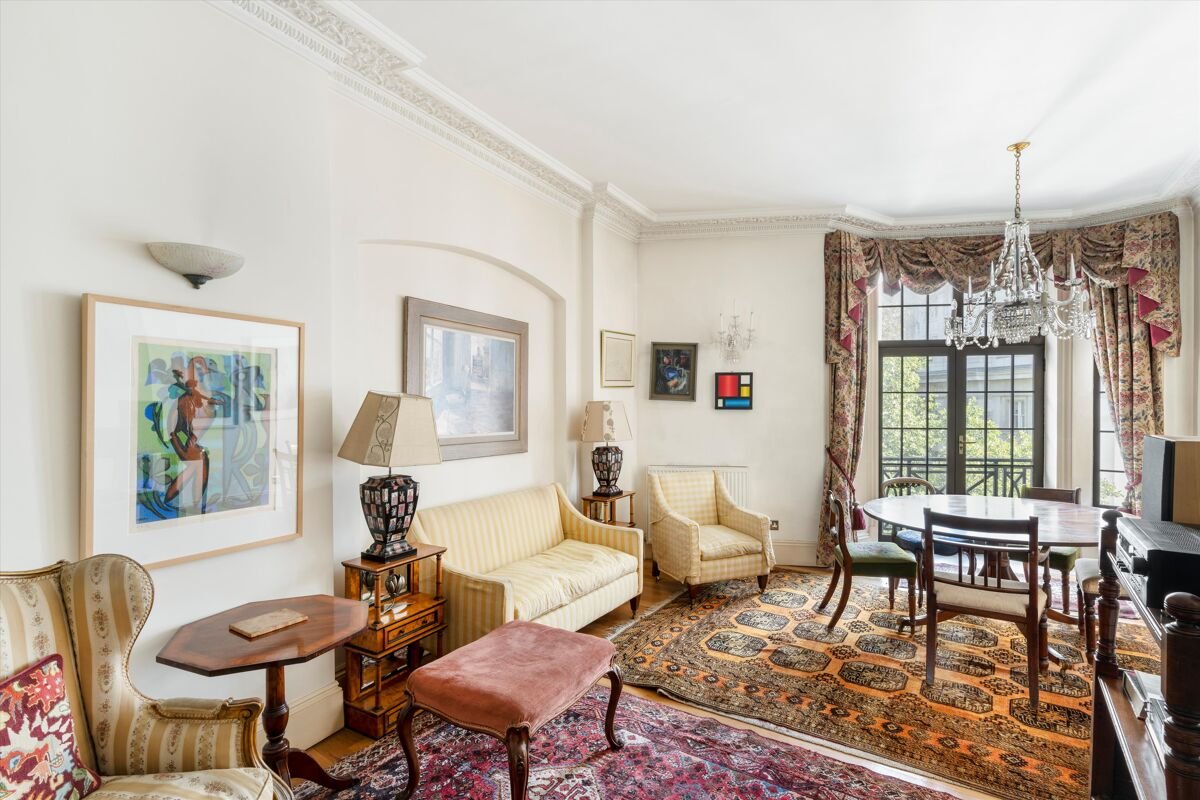 3 bedroom maisonette in Cockspur Street