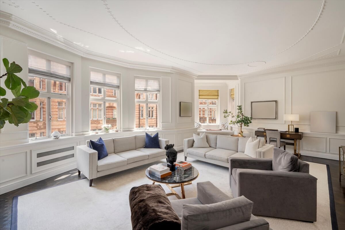 2 bedroom flat in Mount Street
