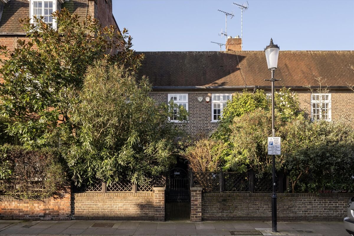 3 bedroom house in Astell Street