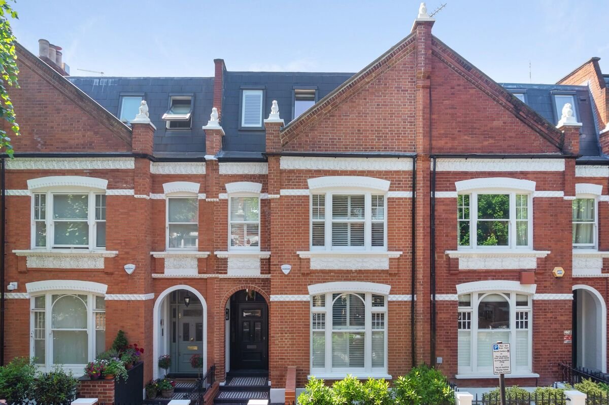 5 bedroom house in Chipstead Street
