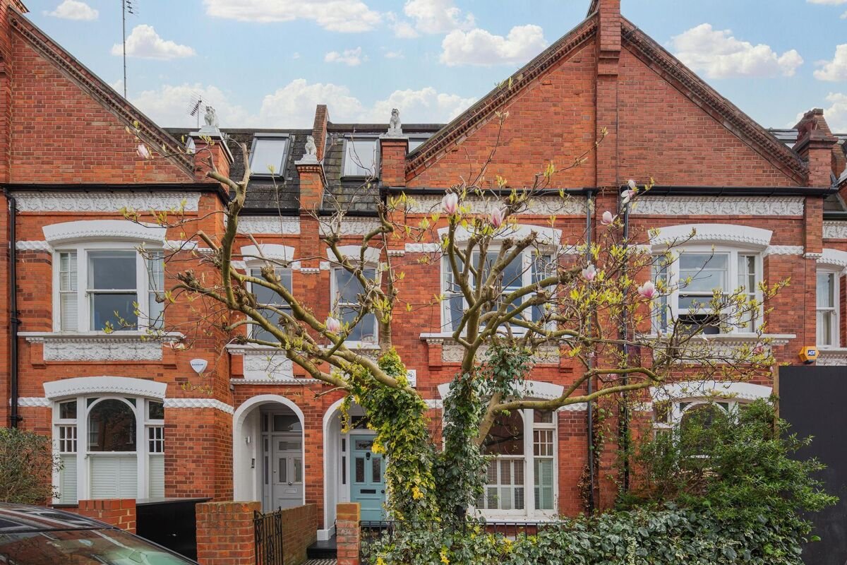 4 bedroom house in Studdridge Street