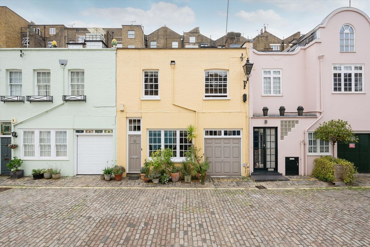 3 bedroom house in Conduit Mews