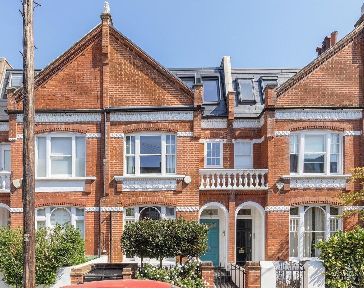 6 bedroom house in Bowerdean Street
