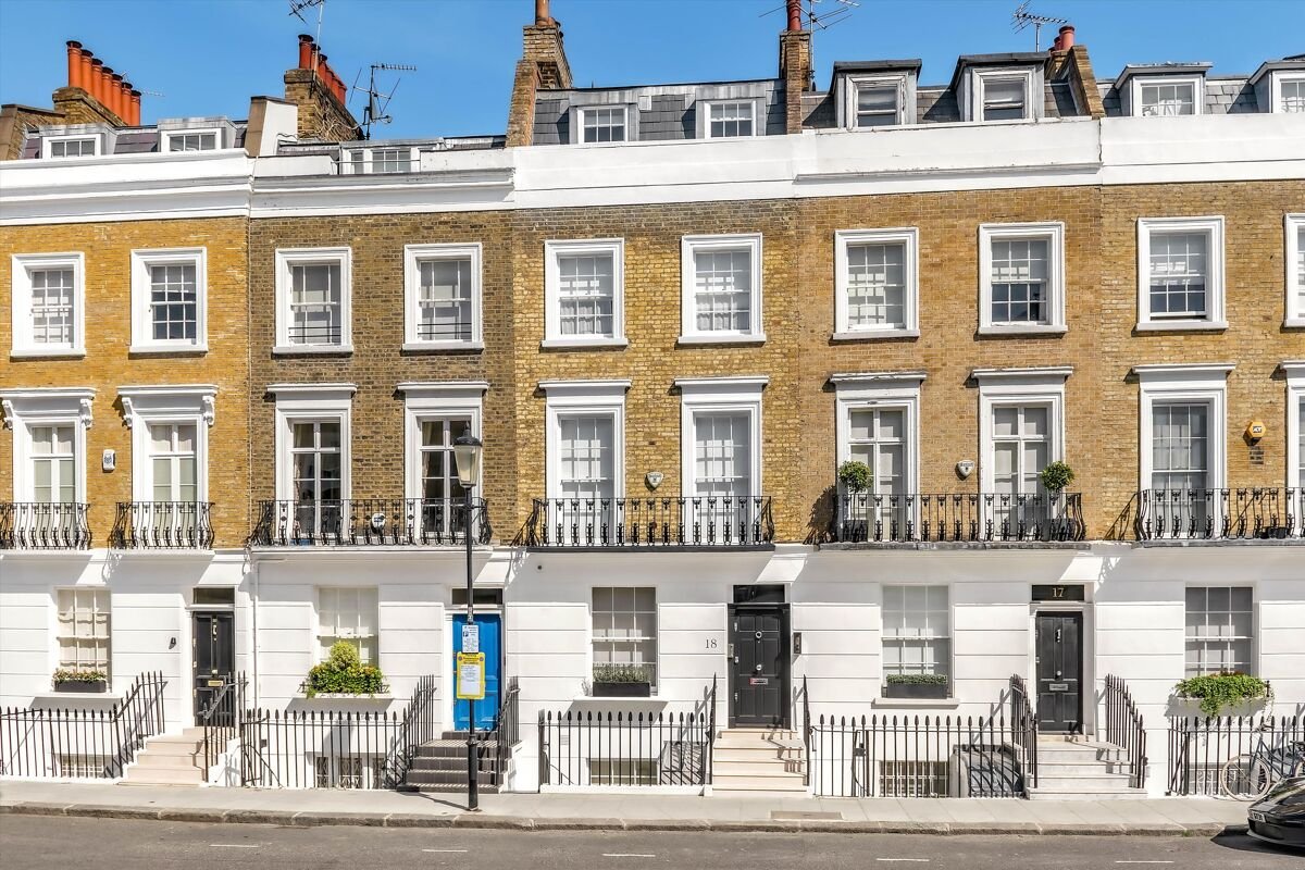 4 bedroom house in Halsey Street