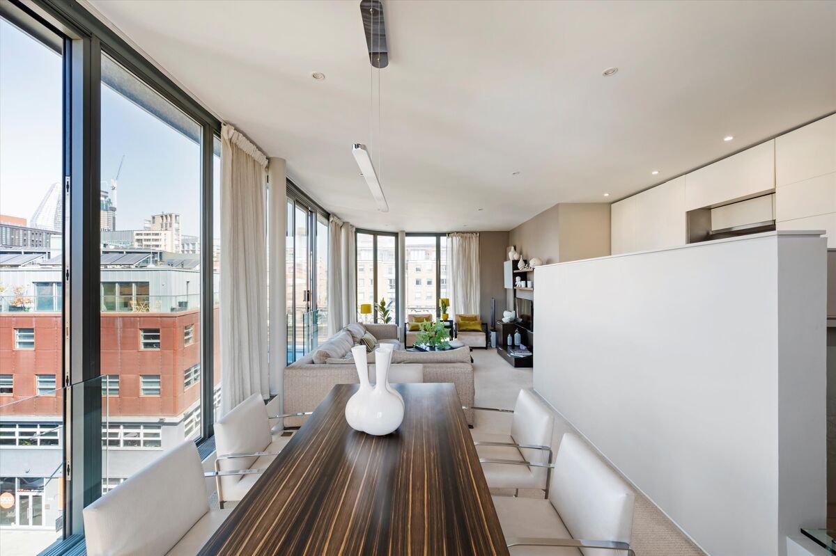 2 bedroom penthouse in Henley Apartments