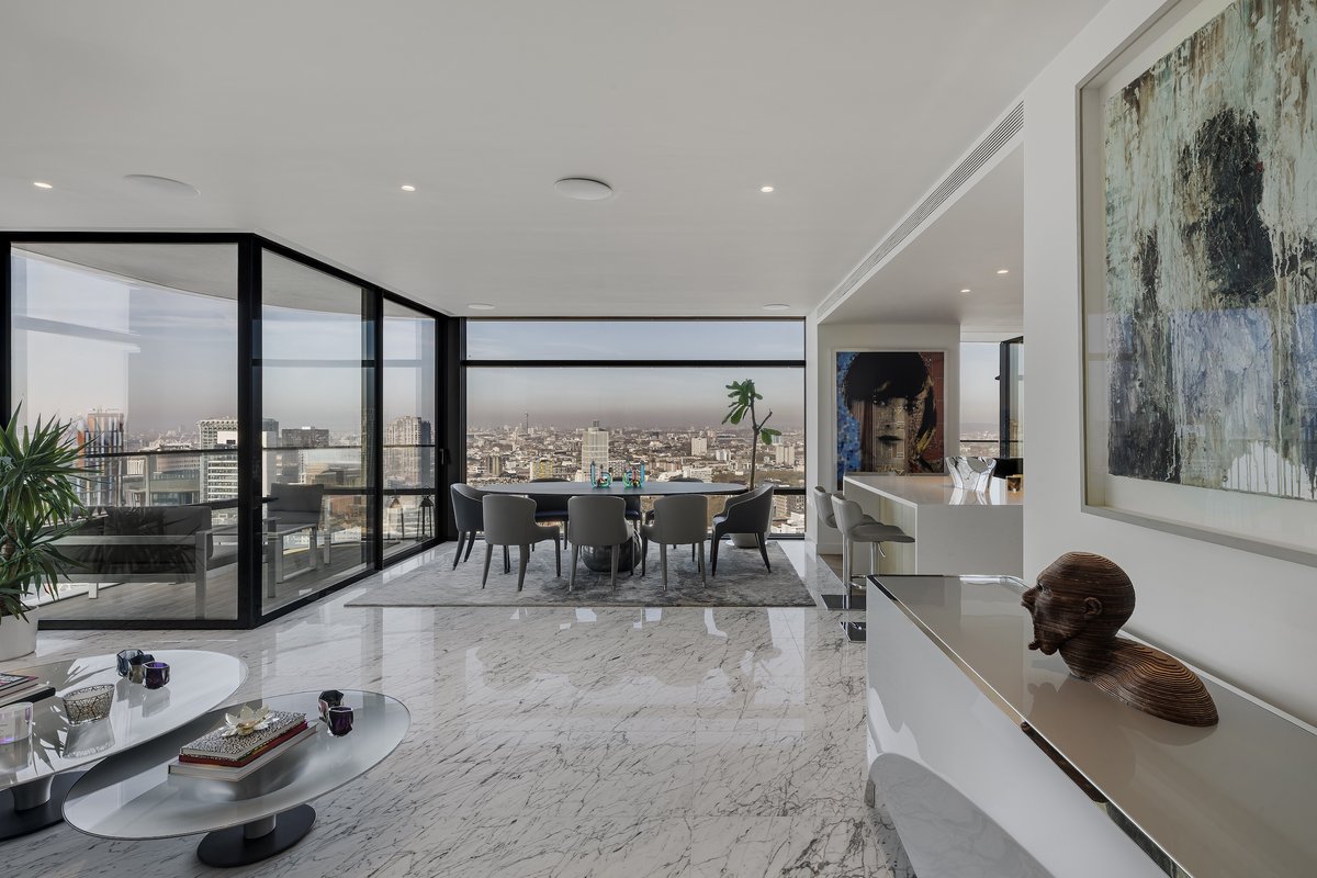 3 bedroom flat in London • Leasehold