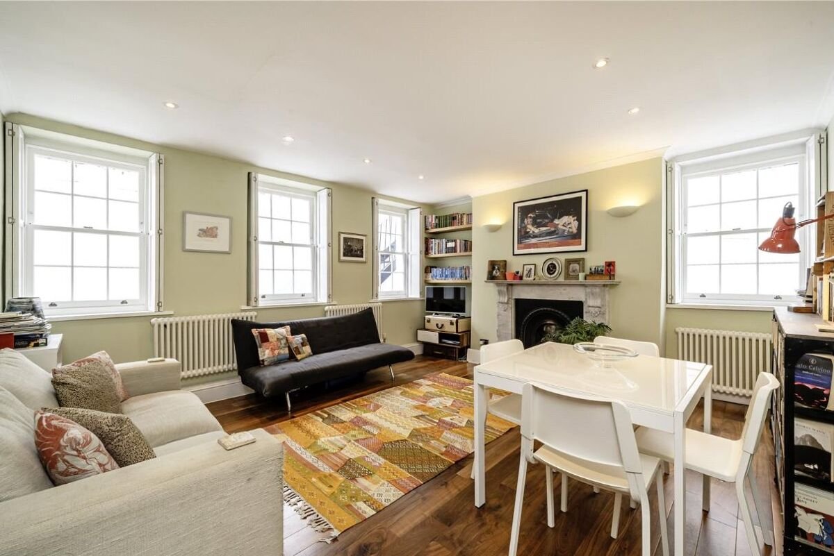 2 bedroom flat in Upper Montagu Street