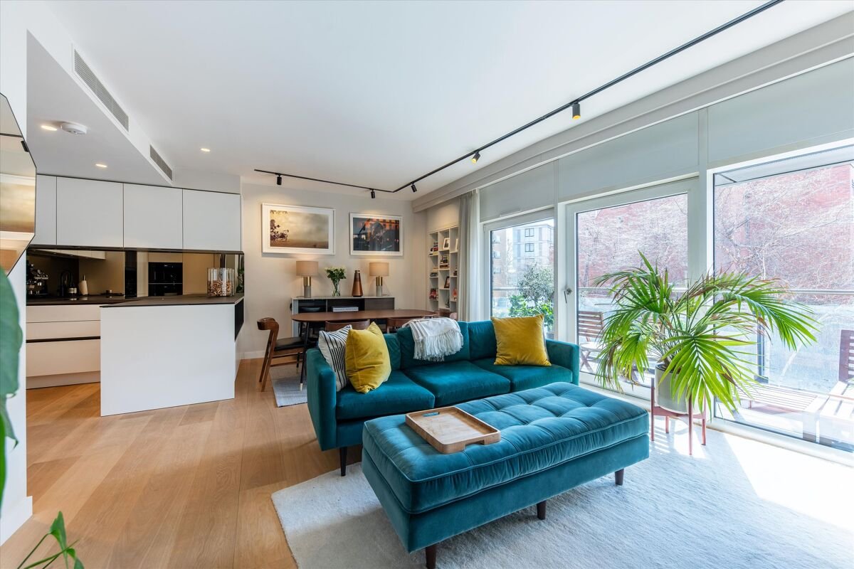 2 bedroom flat in Gatliff Road