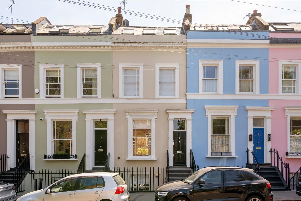 4 bedroom house in Denbigh Terrace