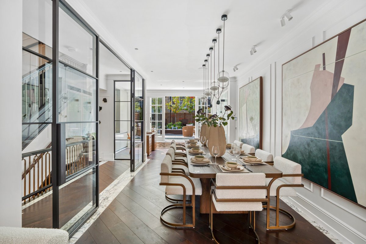 3 bedroom house in London • Freehold