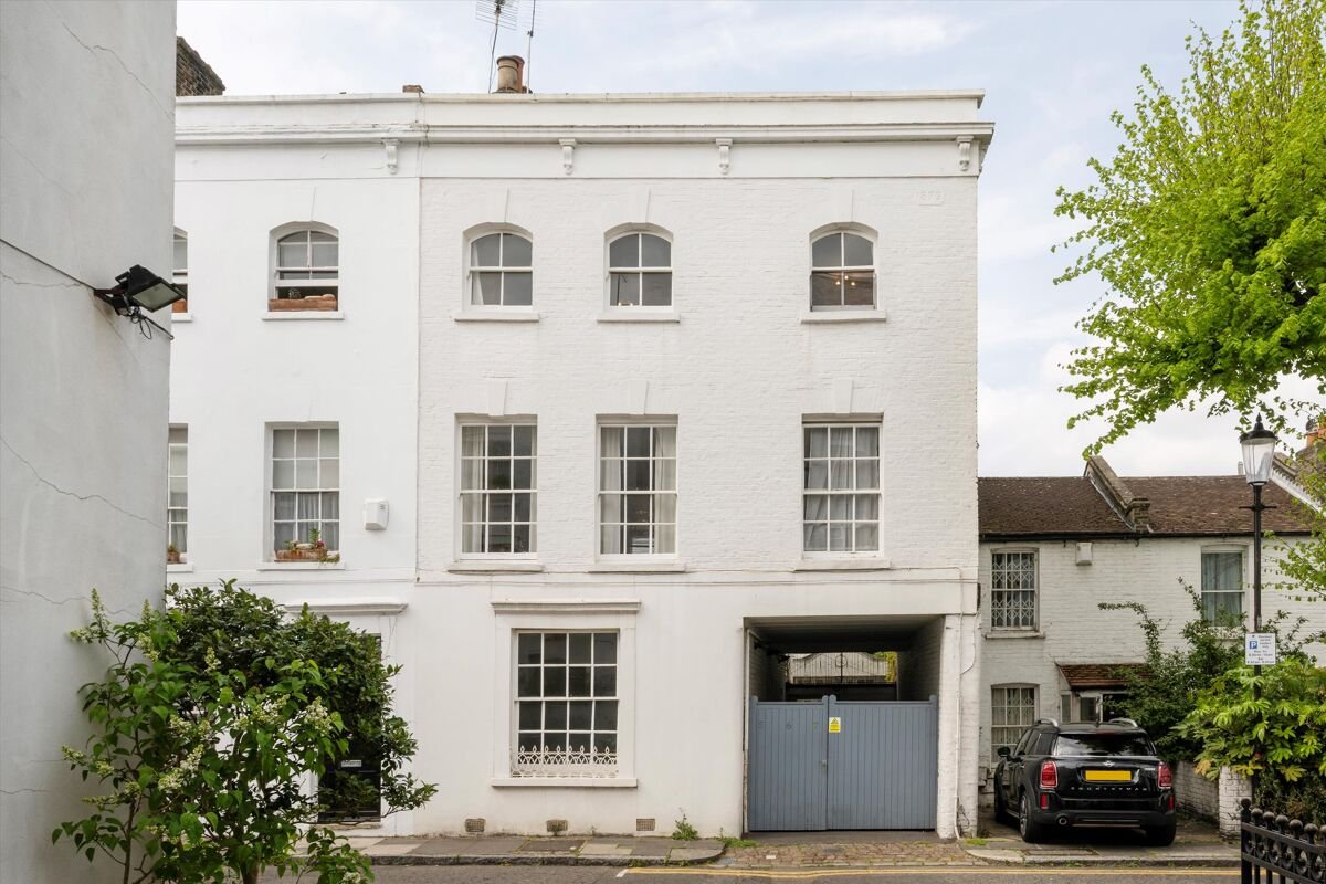 3 bedroom house in Childs Place