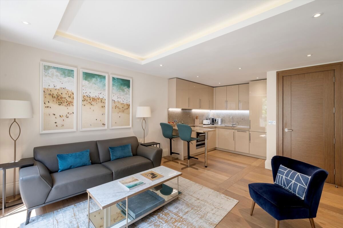 1 bedroom flat in Savoy House