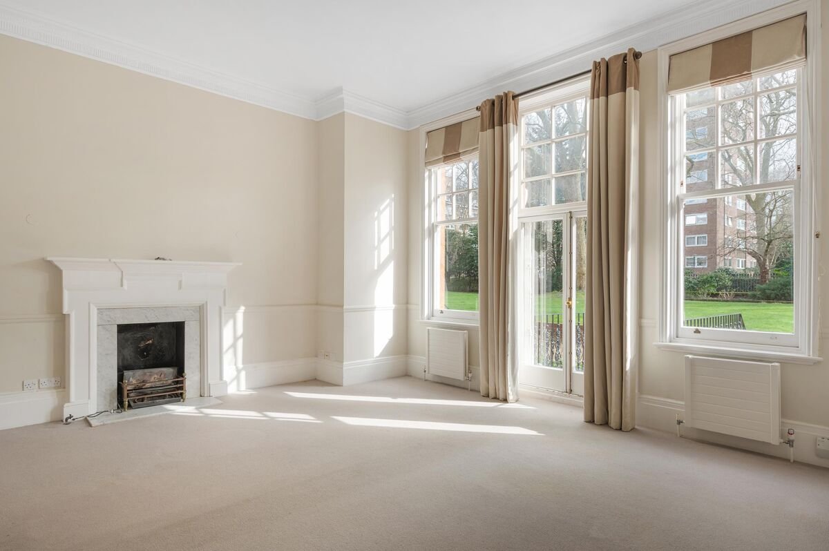 3 bedroom flat in Evelyn Gardens