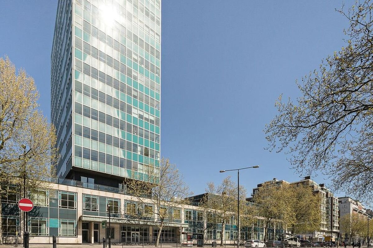 2 bedroom flat in Marylebone Road